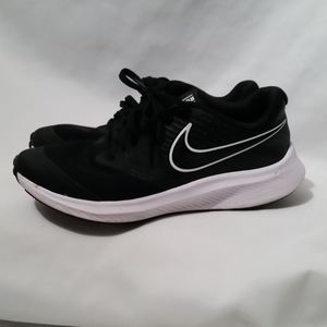 Nikes 5.5 Y